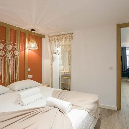 Majopi 2 - Central, Ac, Close To Palais & Beaches